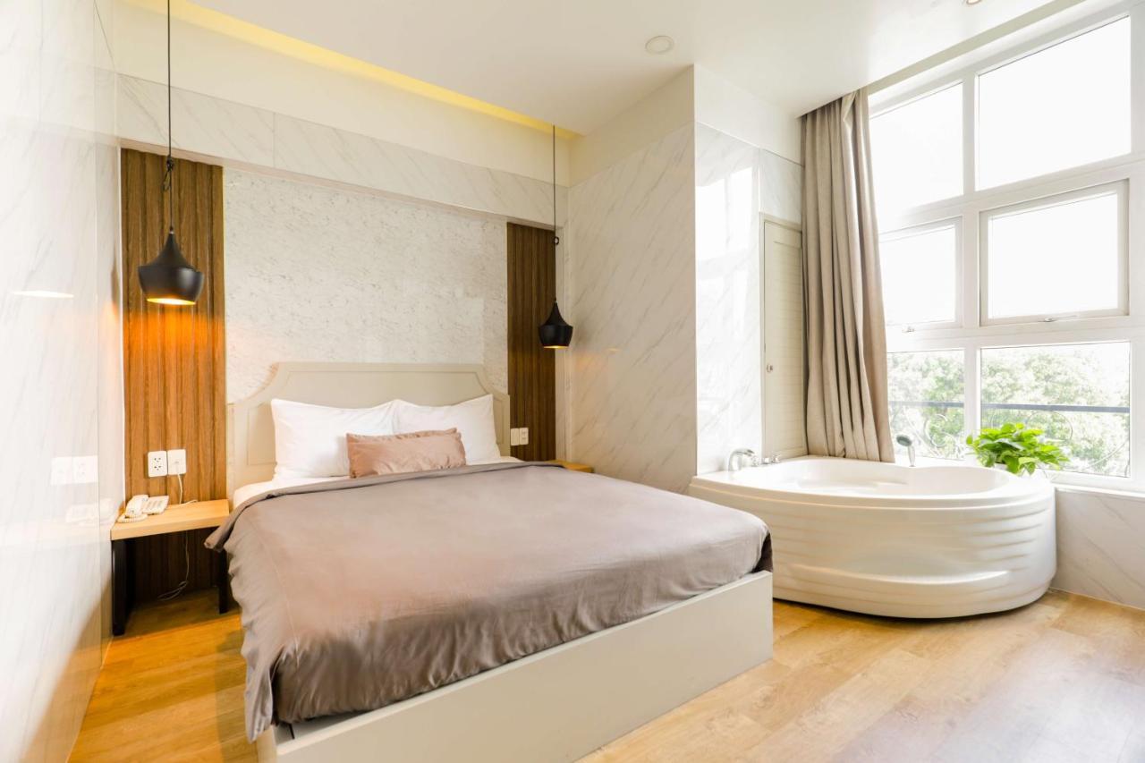 La Hotel Q10 Ho Chi Minh City Exterior photo