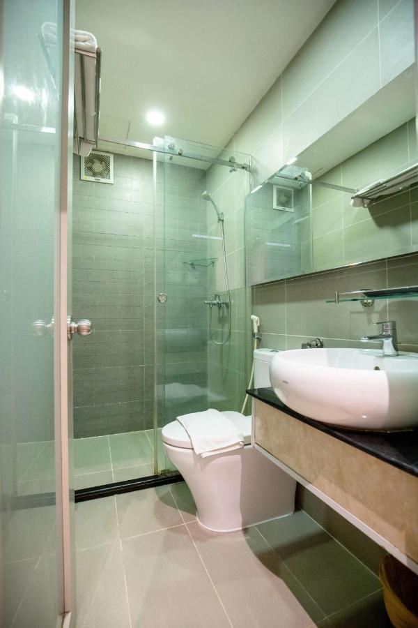La Hotel Q10 Ho Chi Minh City Exterior photo